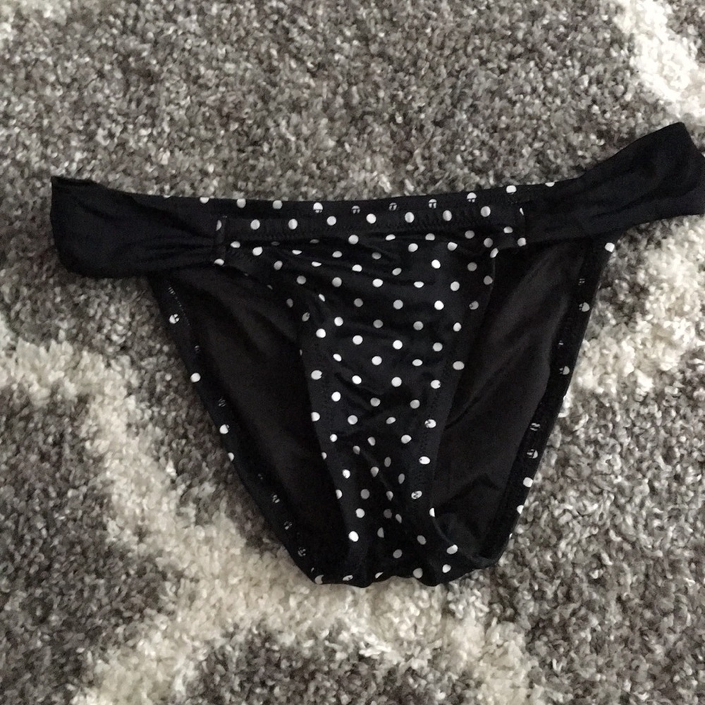 VS XS